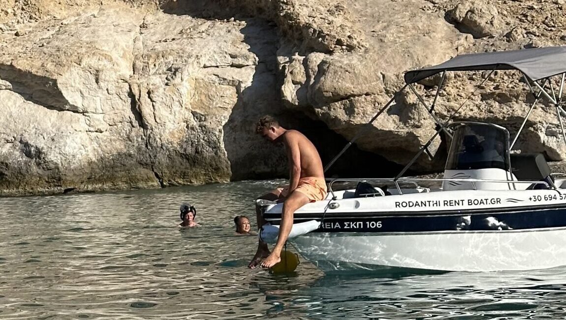 WhatsApp contact button